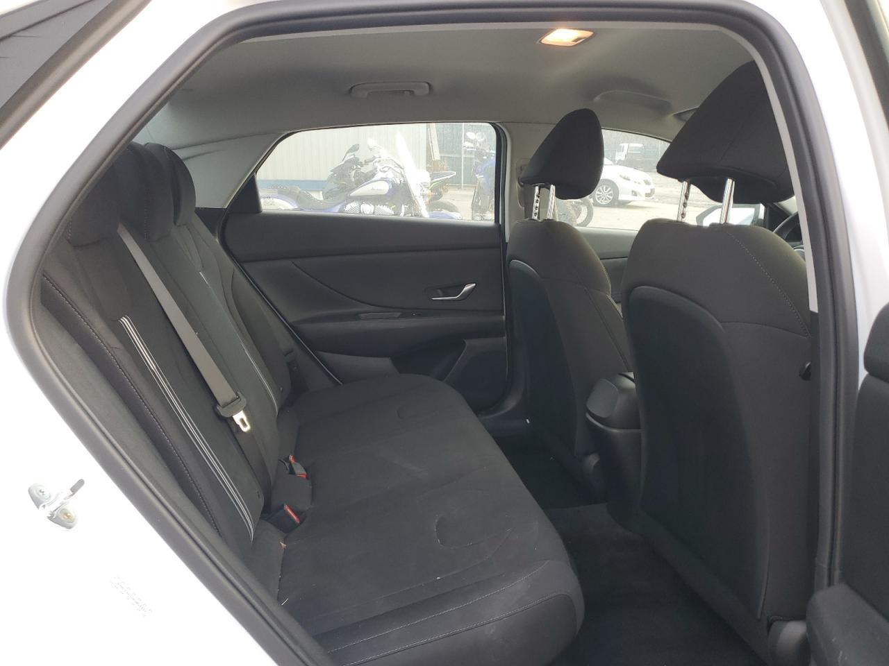 2023 Hyundai Elantra - Image 10