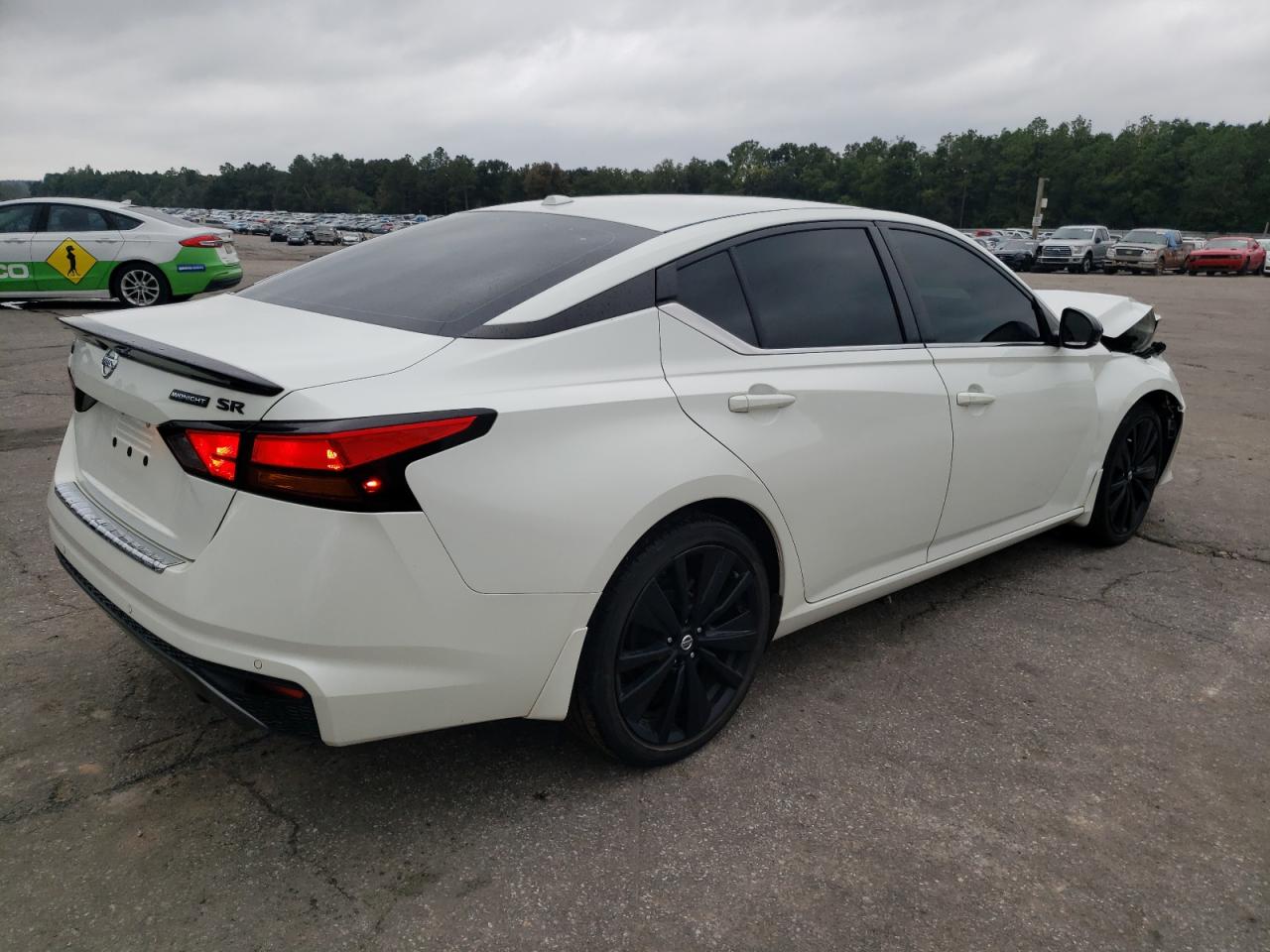 2022 Nissan Altima - Image 3