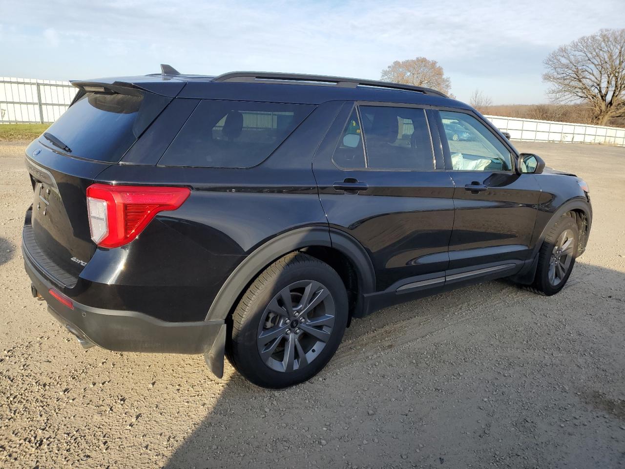 2021 Ford Explorer - Image 3