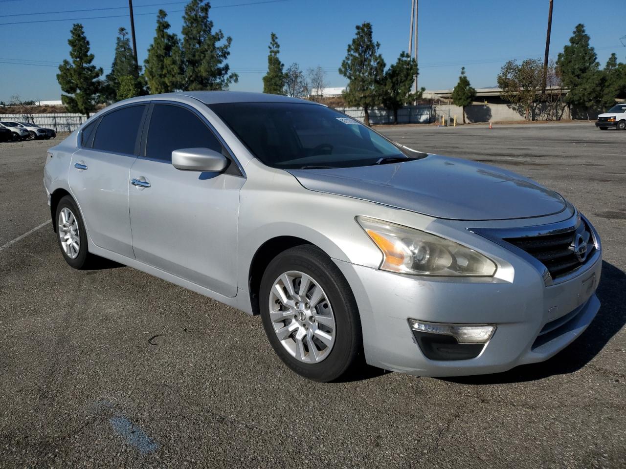 2015 Nissan Altima - Image 4
