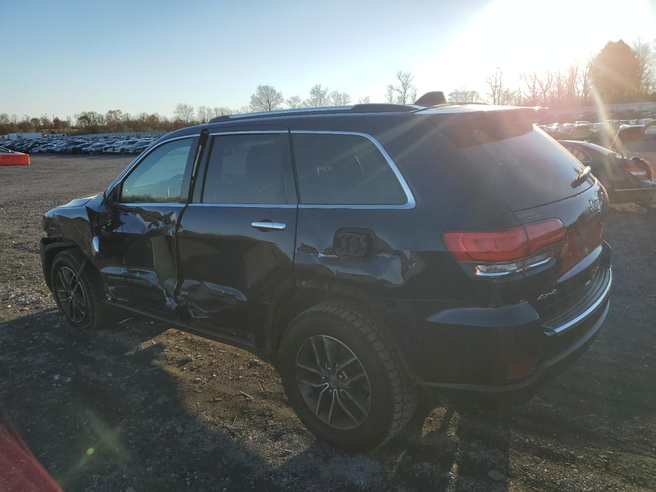 2017 Jeep Grand Cherokee - Image 2