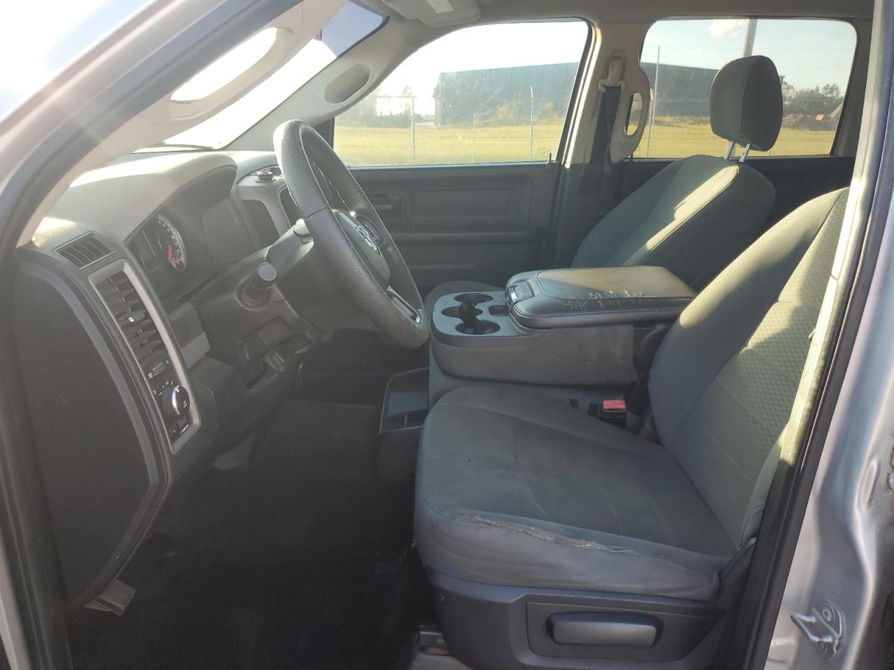2015 RAM 1500 - Image 7