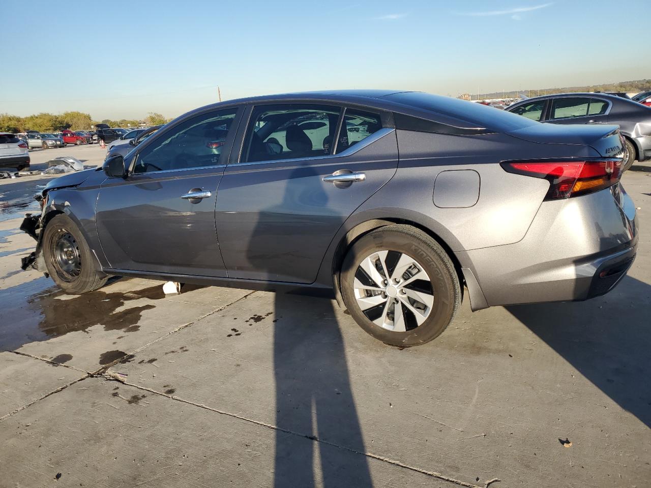 2024 Nissan Altima - Image 2