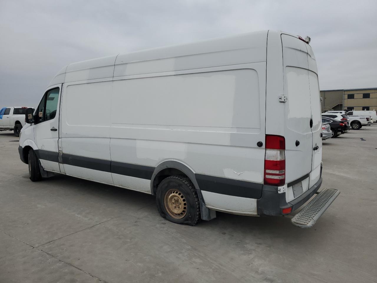 VIN WD3PE8DB5FP122308 2015 MERCEDES-BENZ SPRINTER no.2