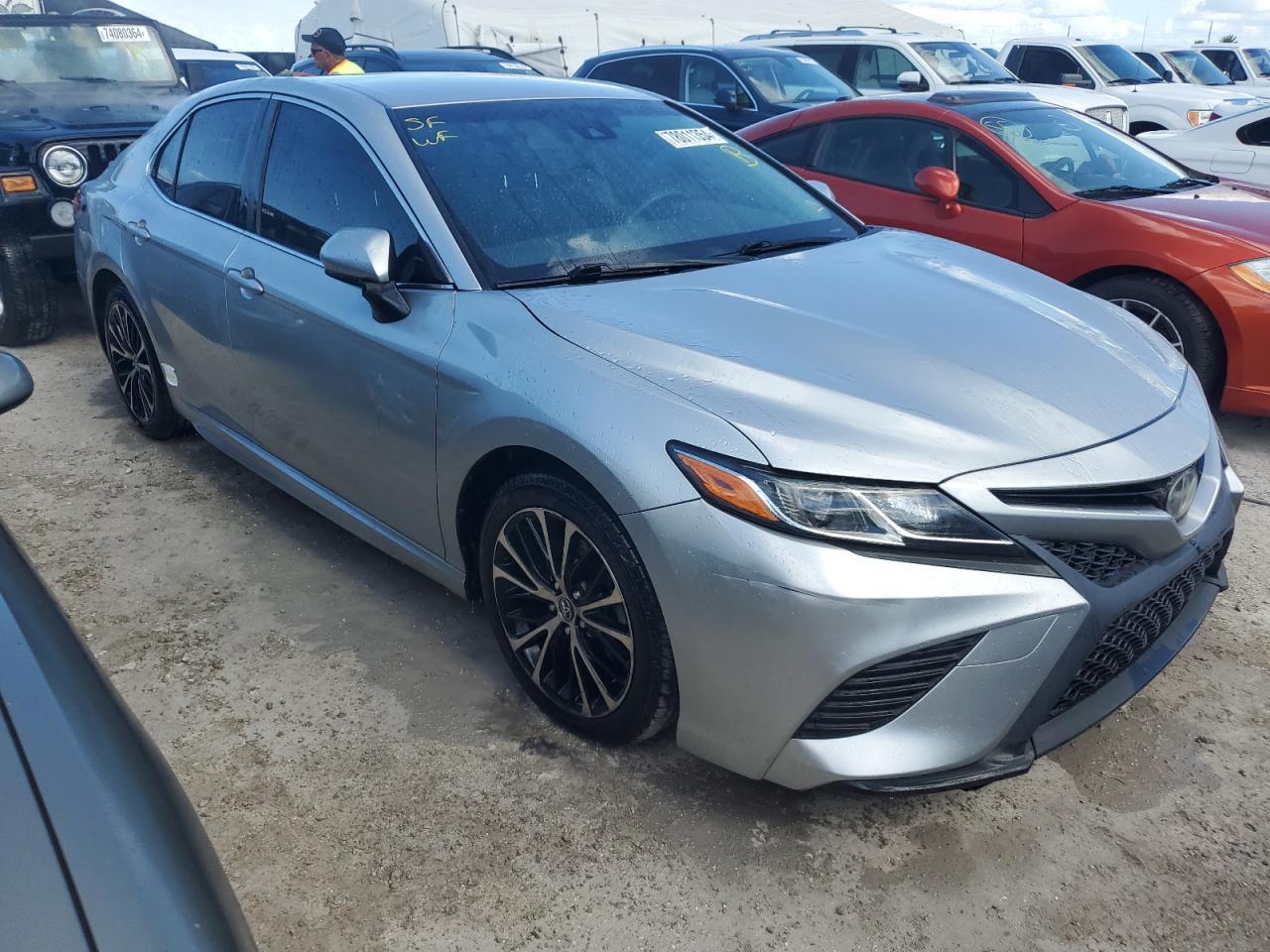 VIN JTNB11HK4J3031765 2018 TOYOTA CAMRY no.4