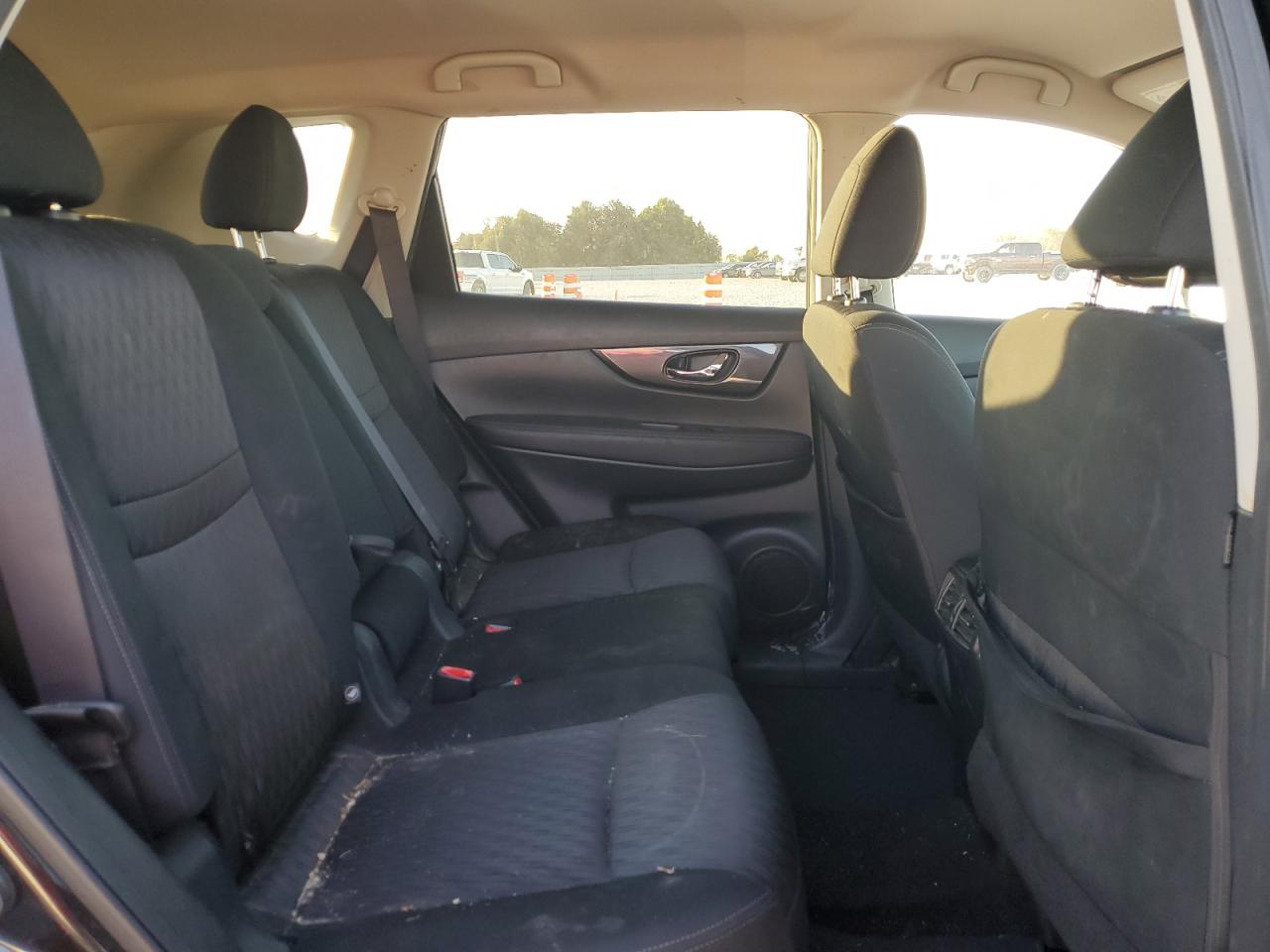 2017 Nissan Rogue - Image 11