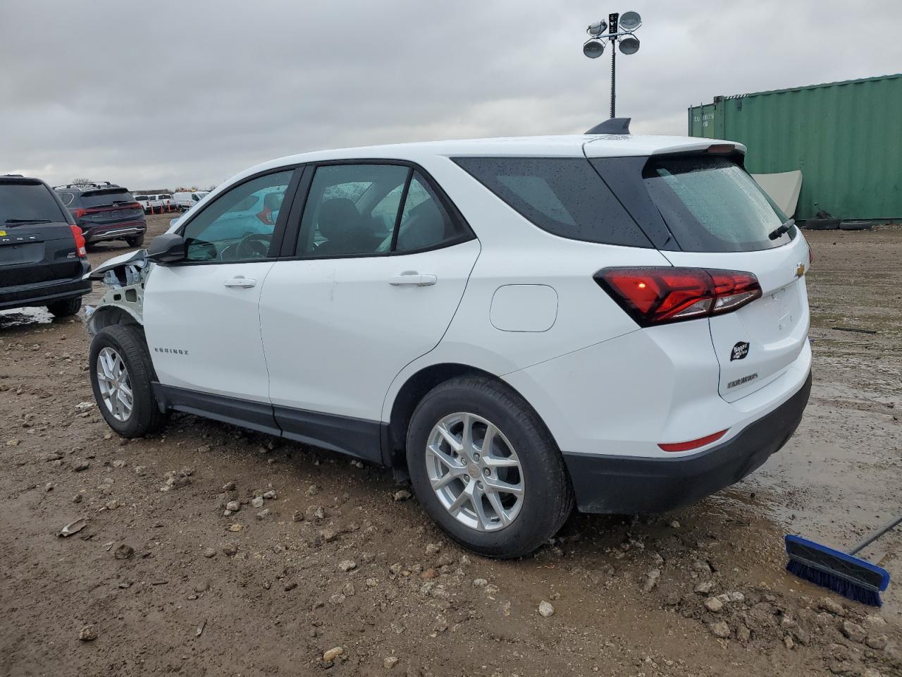 2022 Chevrolet Equinox - Image 2