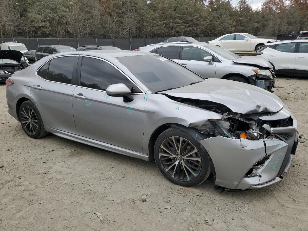 VIN 4T1B11HK3KU220399 2019 TOYOTA CAMRY no.4