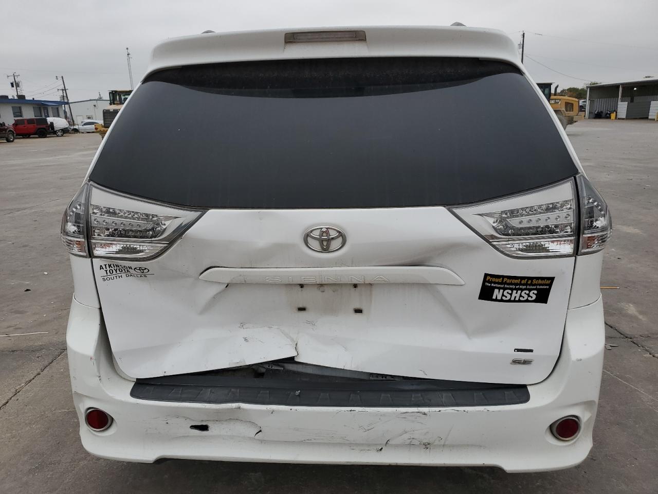 2012 Toyota Sienna - Image 6