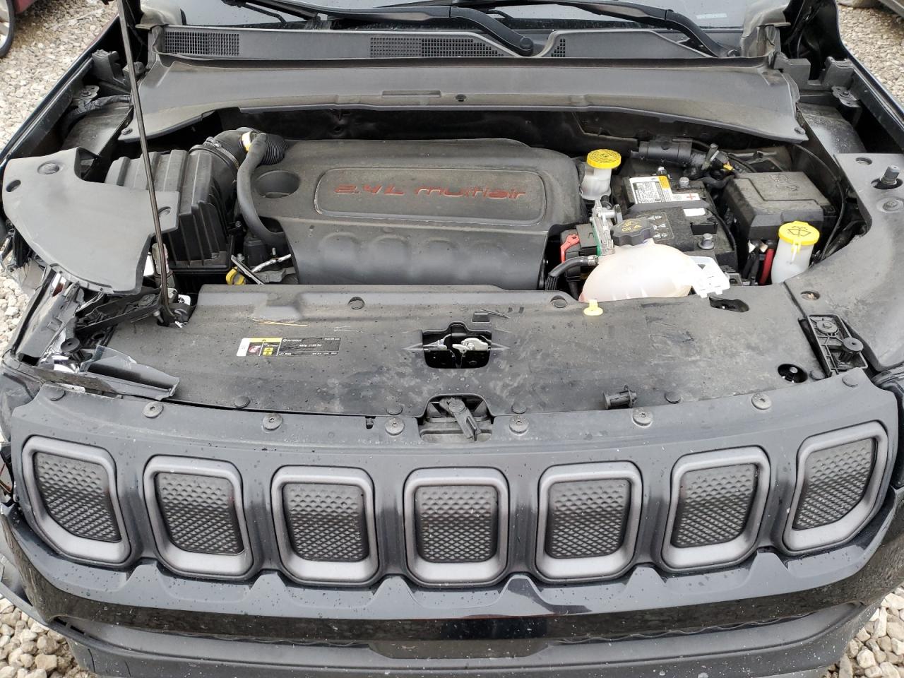 2022 Jeep Compass - Image 12