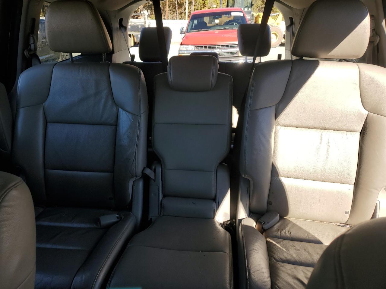 2011 Honda Odyssey - Image 10