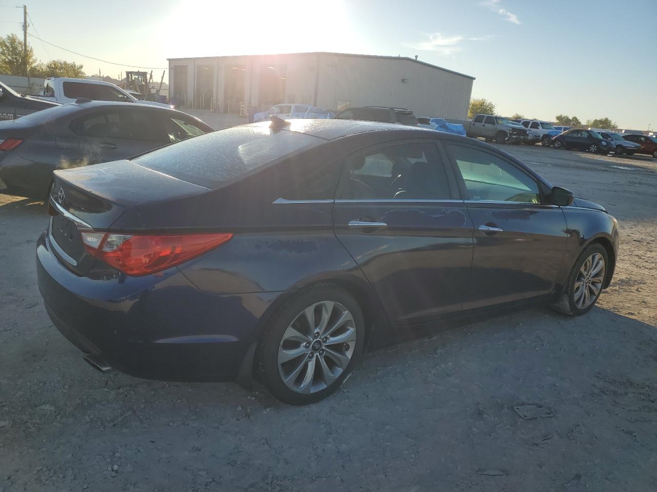 2012 Hyundai Sonata - Image 3