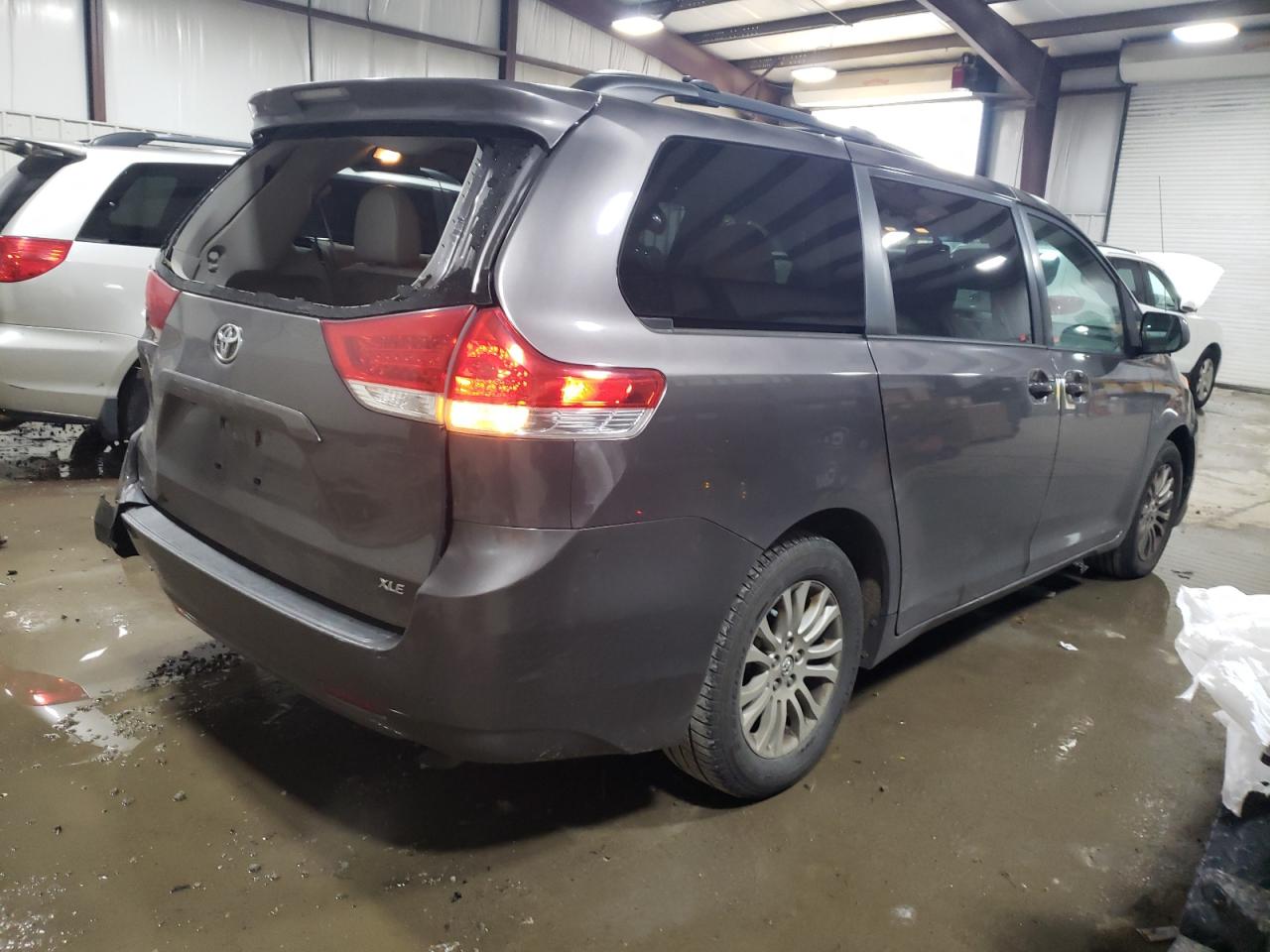 VIN 5TDYK3DCXDS286610 2013 TOYOTA All Models no.3