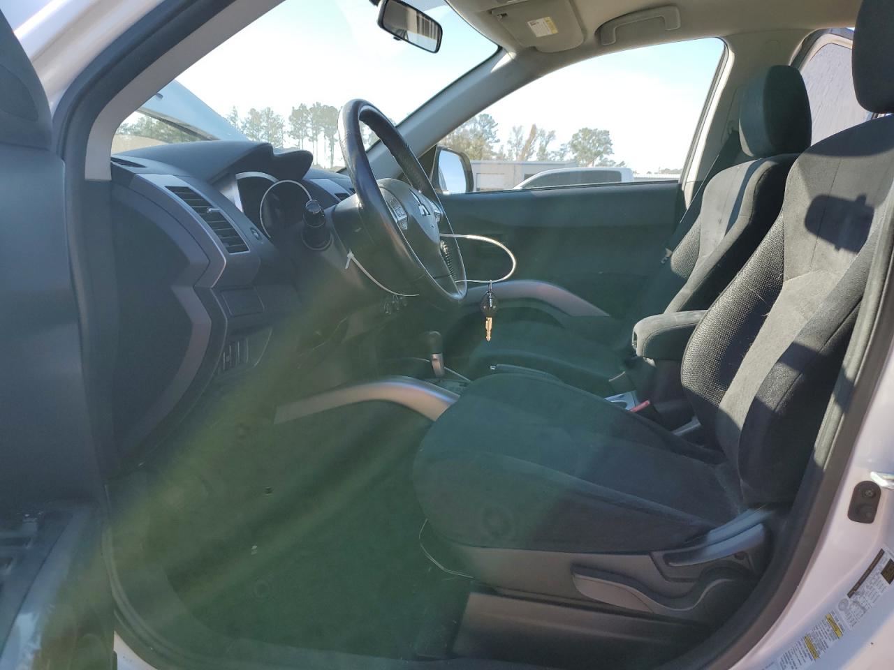 2007 Mitsubishi Outlander - Image 7