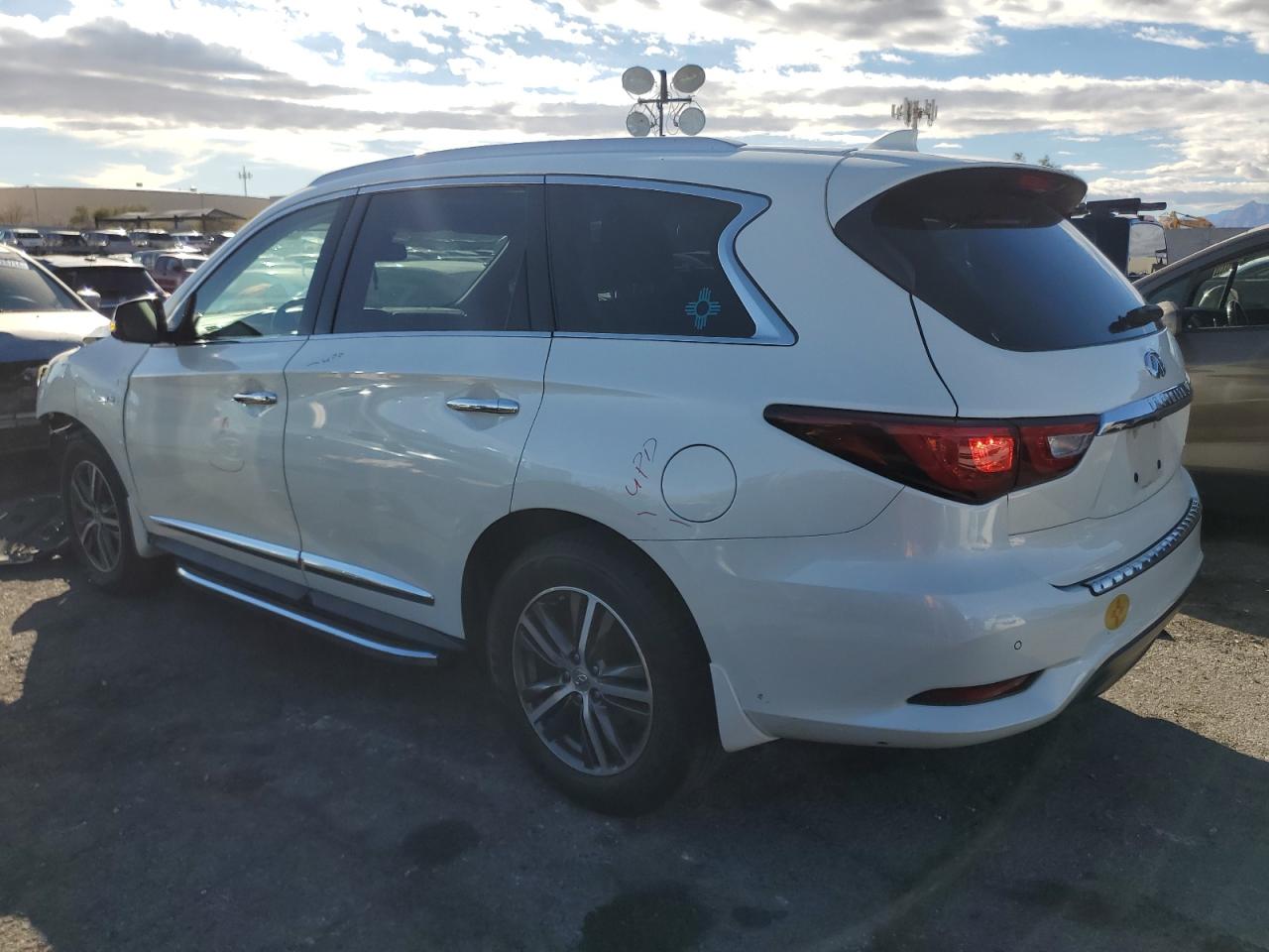 2017 Infiniti QX60 - Image 2