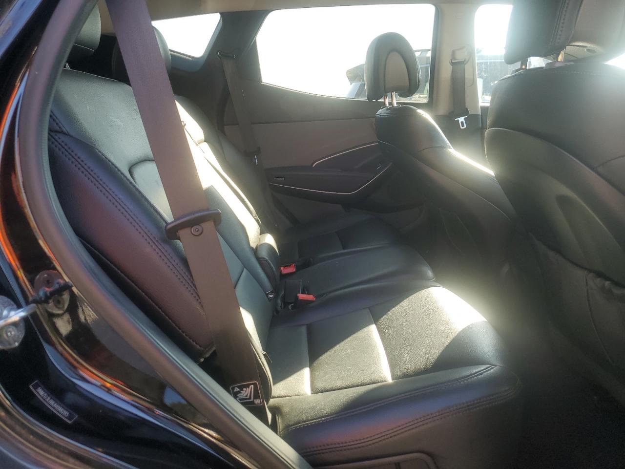 2018 Hyundai Santa Fe - Image 11