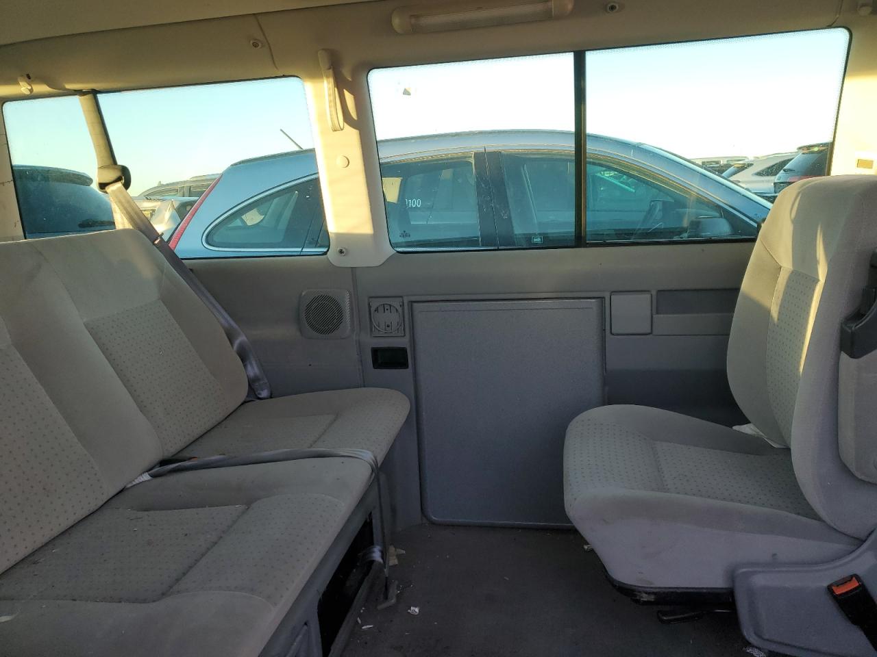 2003 Volkswagen EuroVan - Image 11