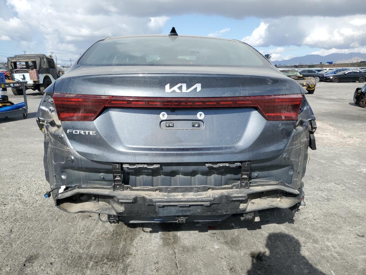 2023 Kia Forte Lx VIN: 3KPF24AD2PE654318 Lot: 81002274