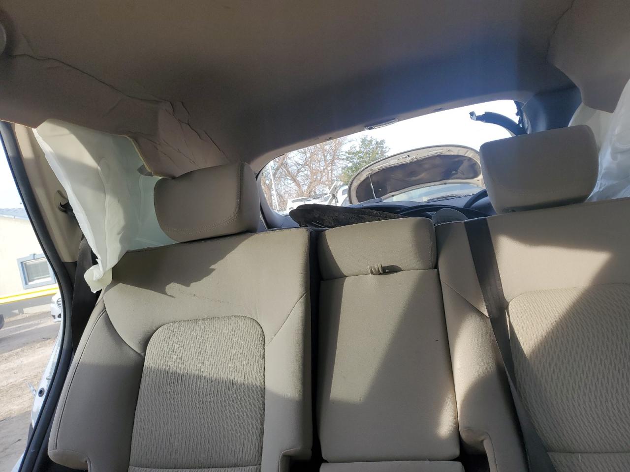 2018 Hyundai Santa Fe - Image 10