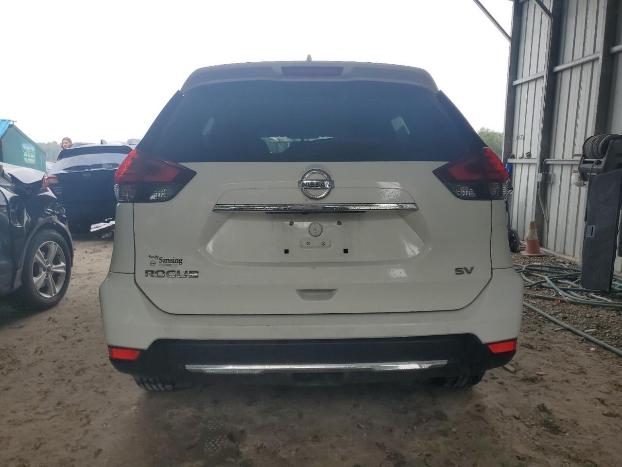 2017 Nissan Rogue - Image 6