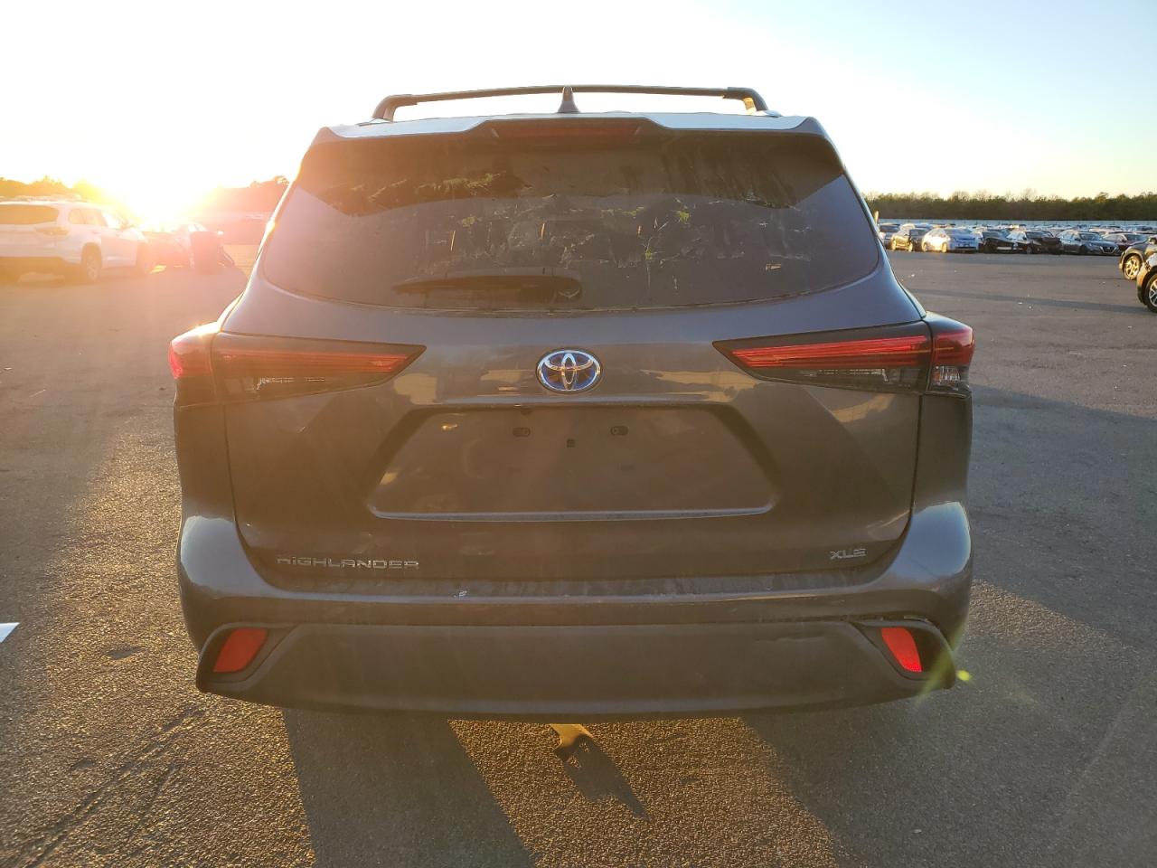 2021 Toyota Highlander - Image 6