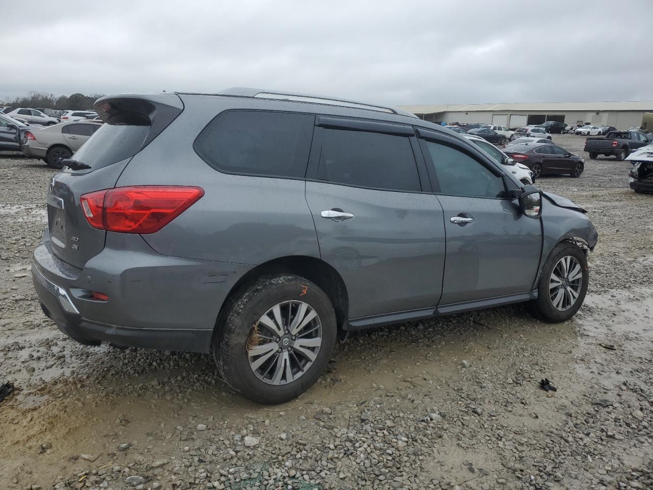 2018 Nissan Pathfinder - Image 3