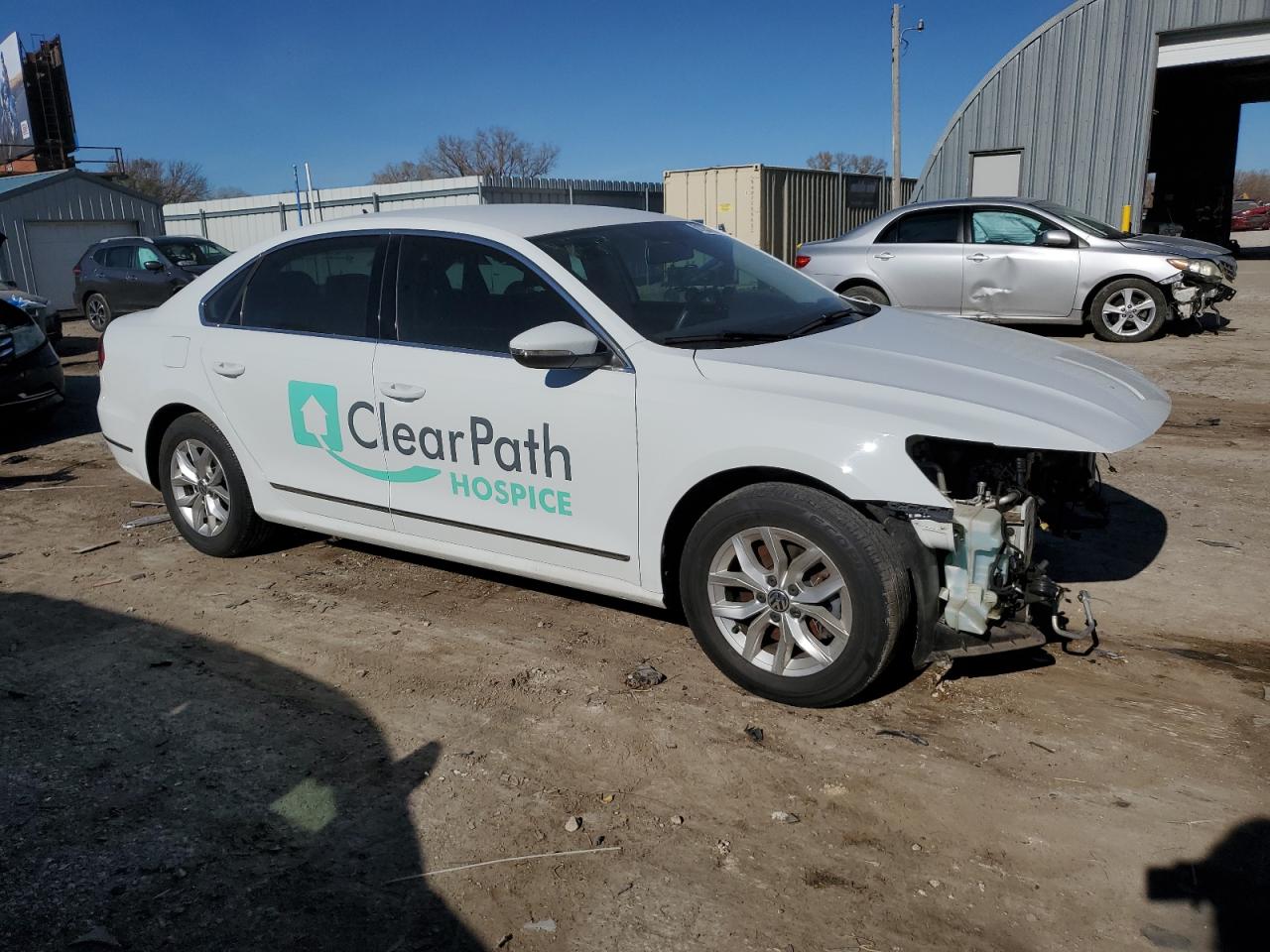 2017 Volkswagen Passat - Image 4