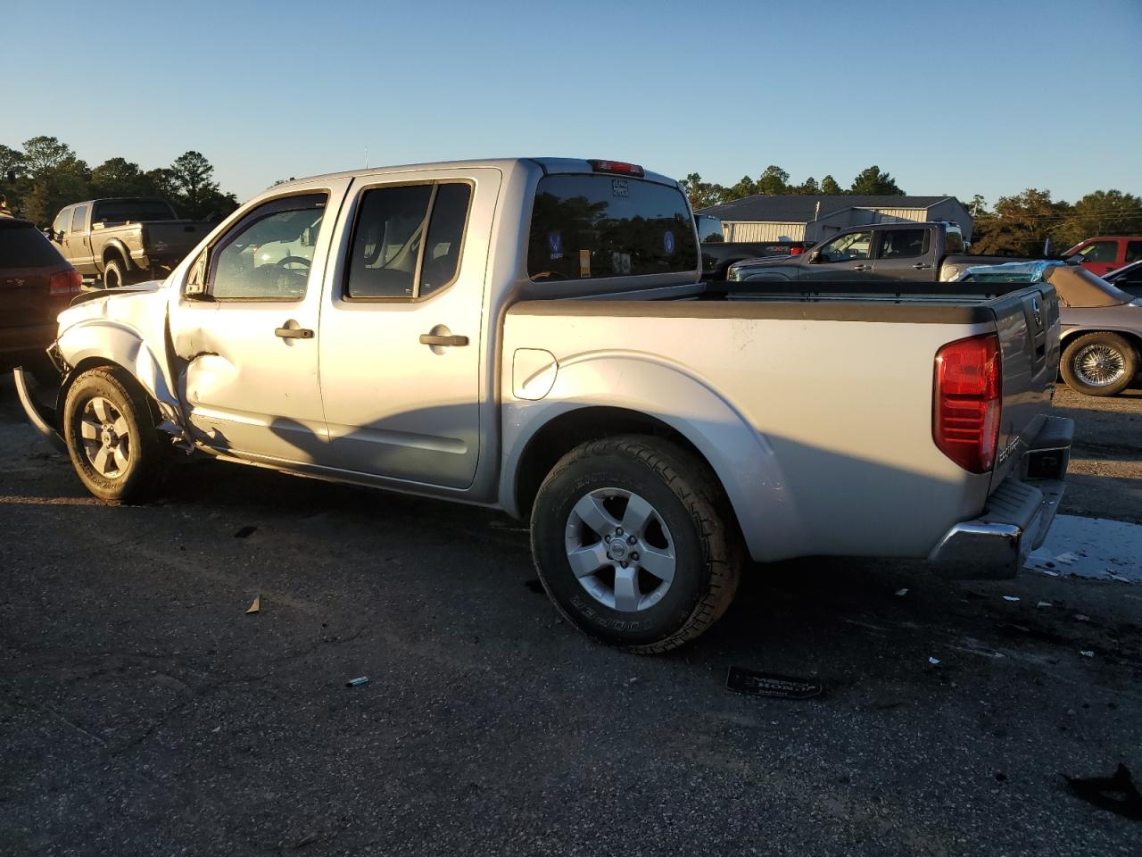 2012 Nissan Navara (Frontier) - Image 2