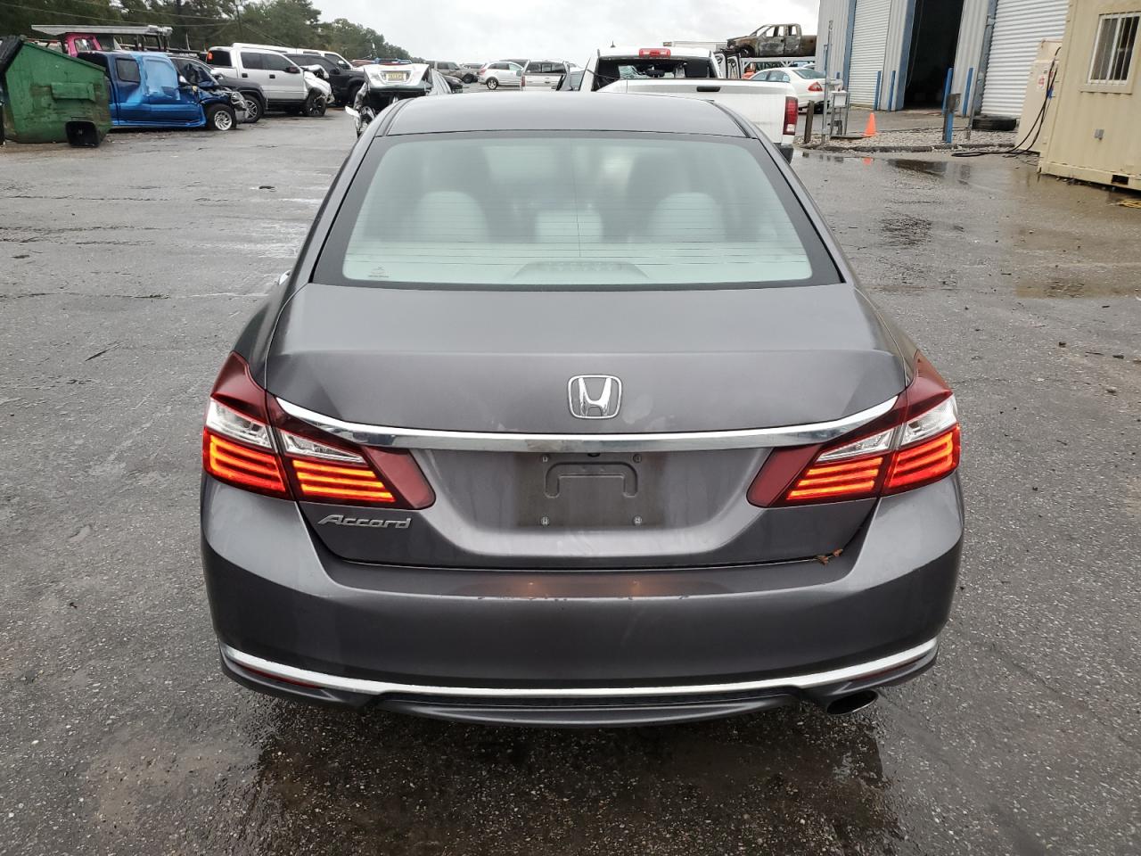 2017 Honda Accord - Image 6