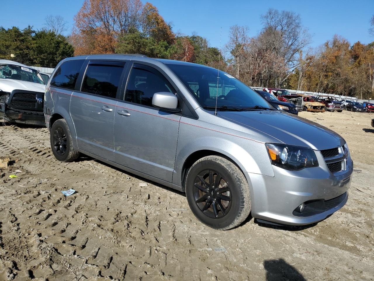 2019 Dodge Caravan - Image 4