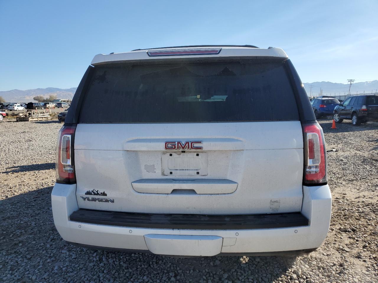 2016 GMC Yukon - Image 6