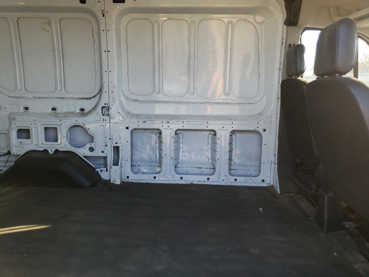 2020 Ford Transit - Image 11