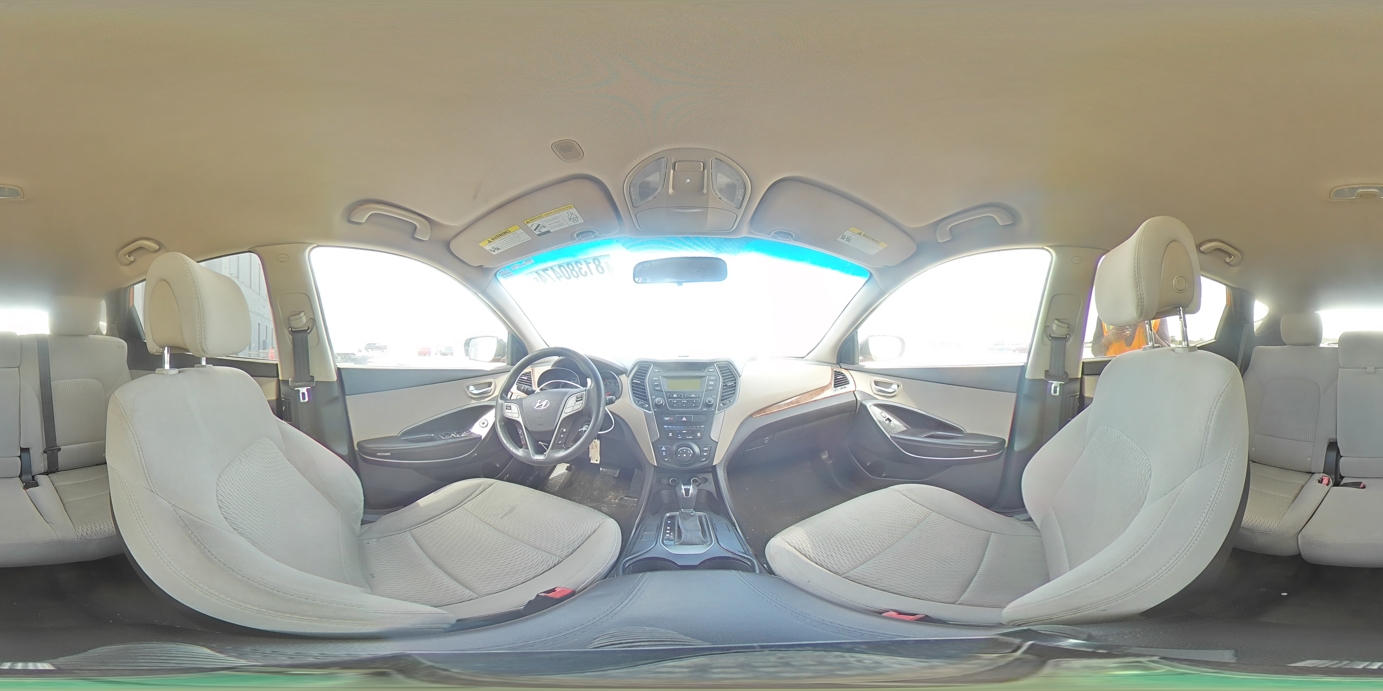 2015 Hyundai Santa Fe - Image 13