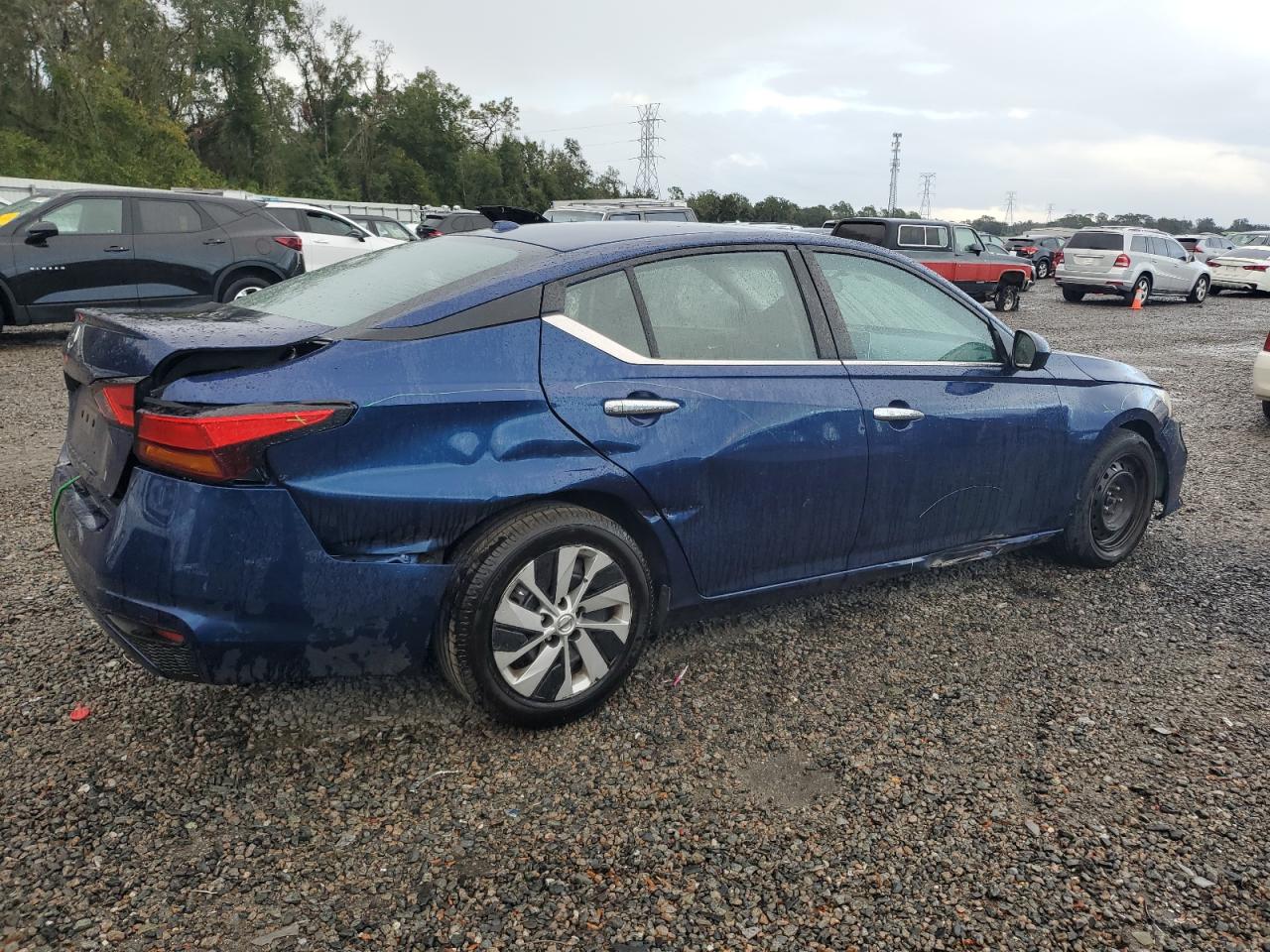 2020 Nissan Altima - Image 3
