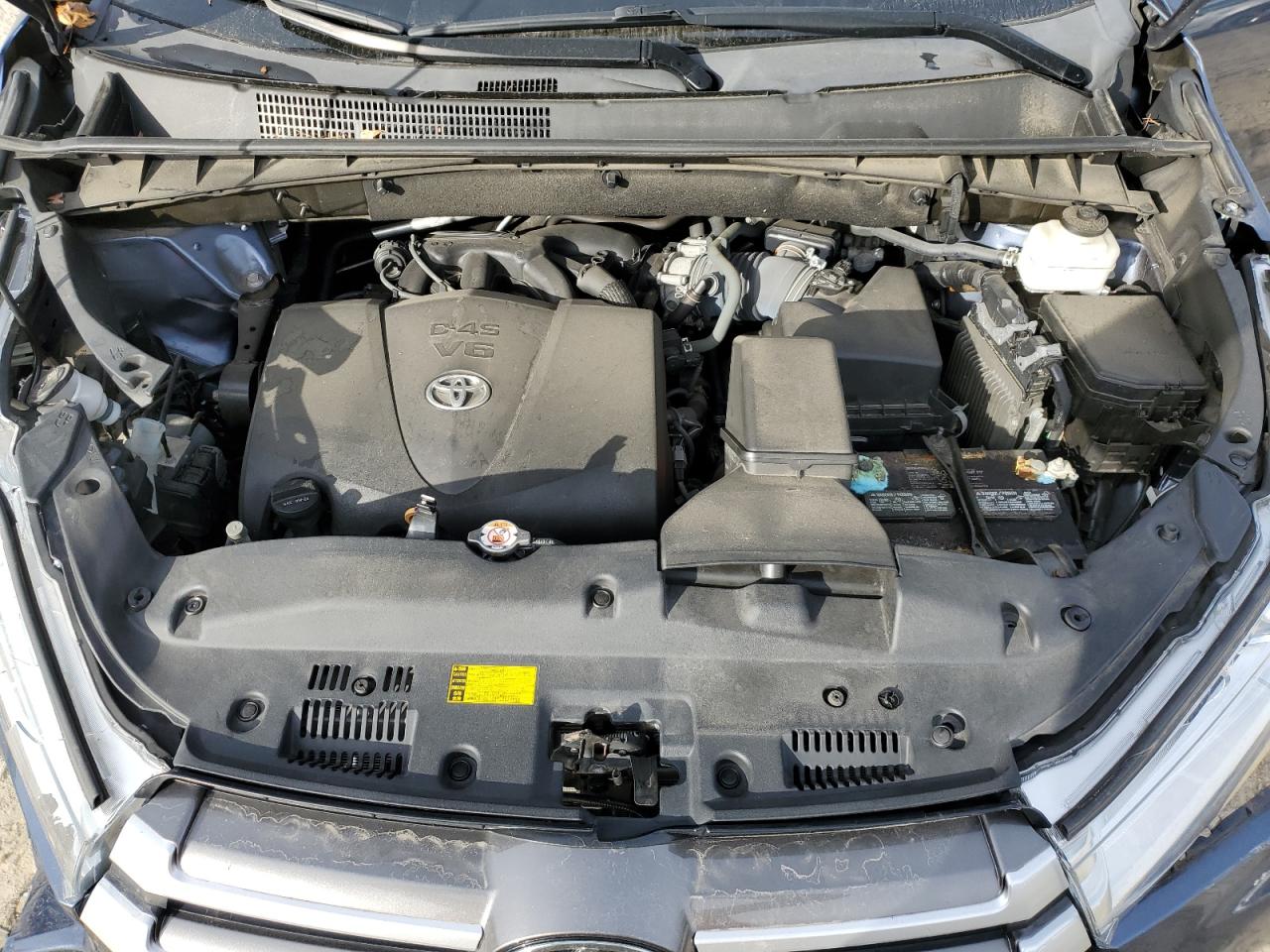 2019 Toyota Highlander - Image 13