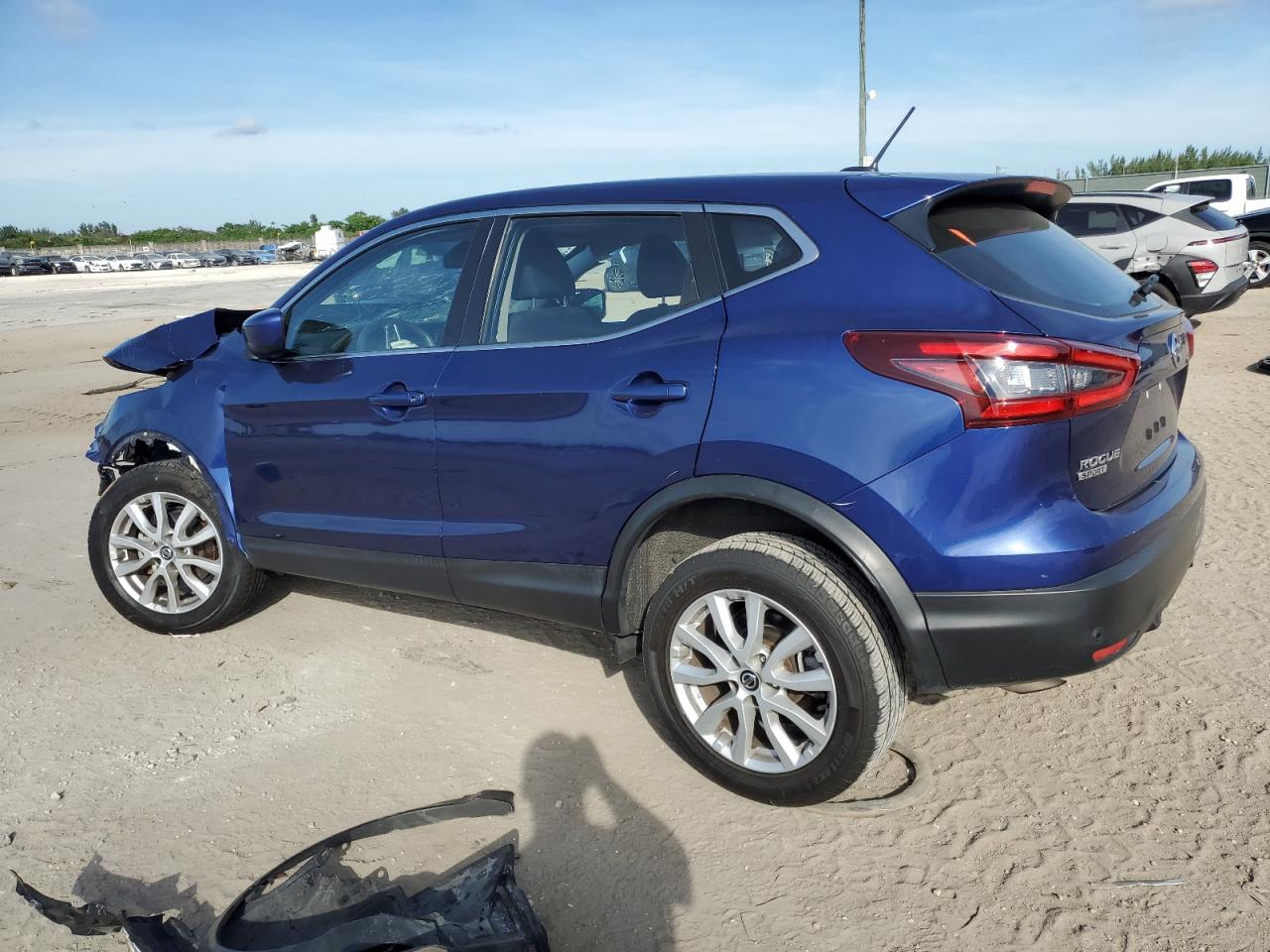 2021 Nissan Rogue - Image 2