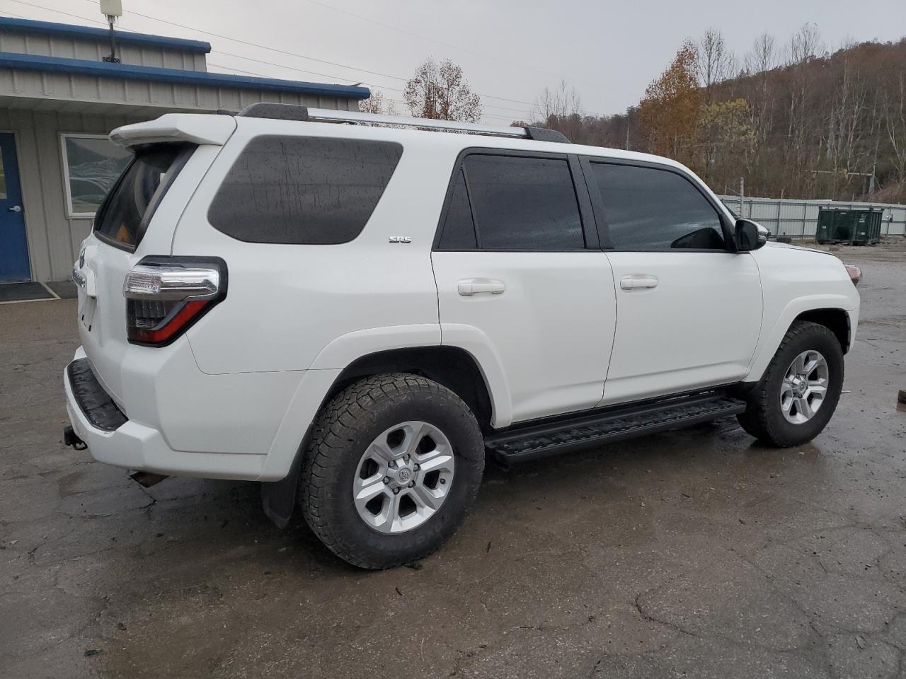 2021 Toyota 4Runner - Image 3