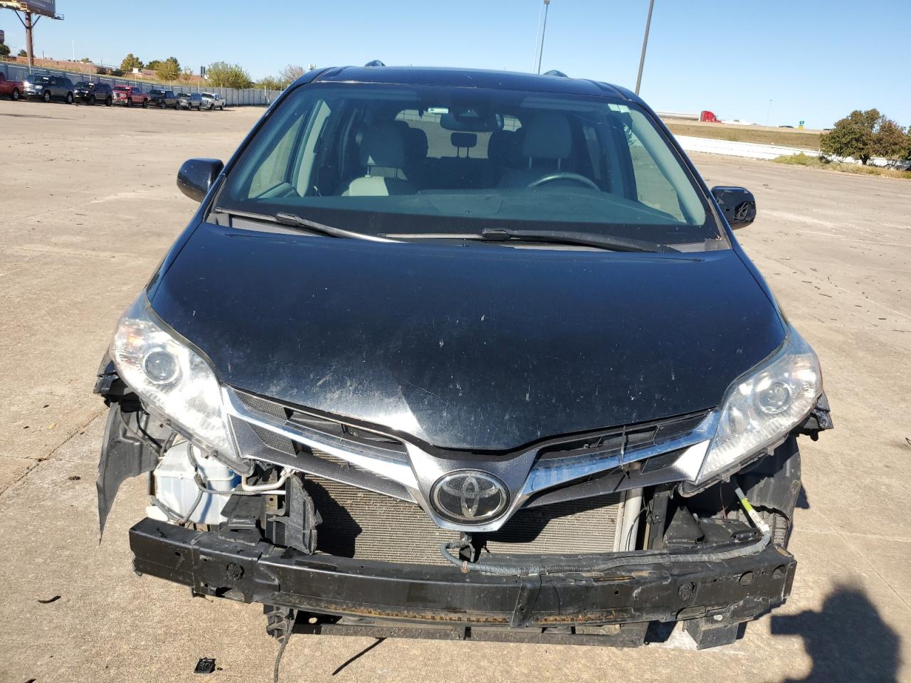 2019 Toyota Sienna - Image 5