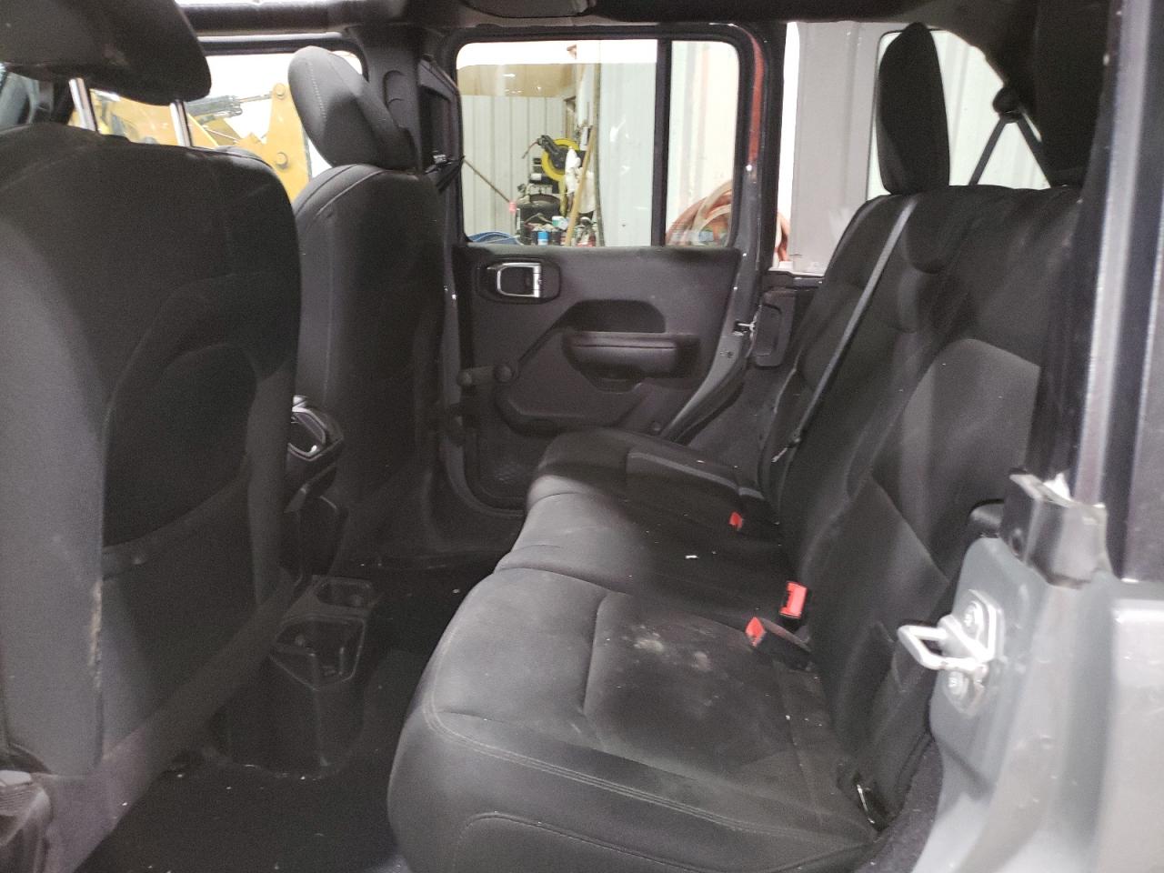 2018 Jeep Wrangler - Image 11