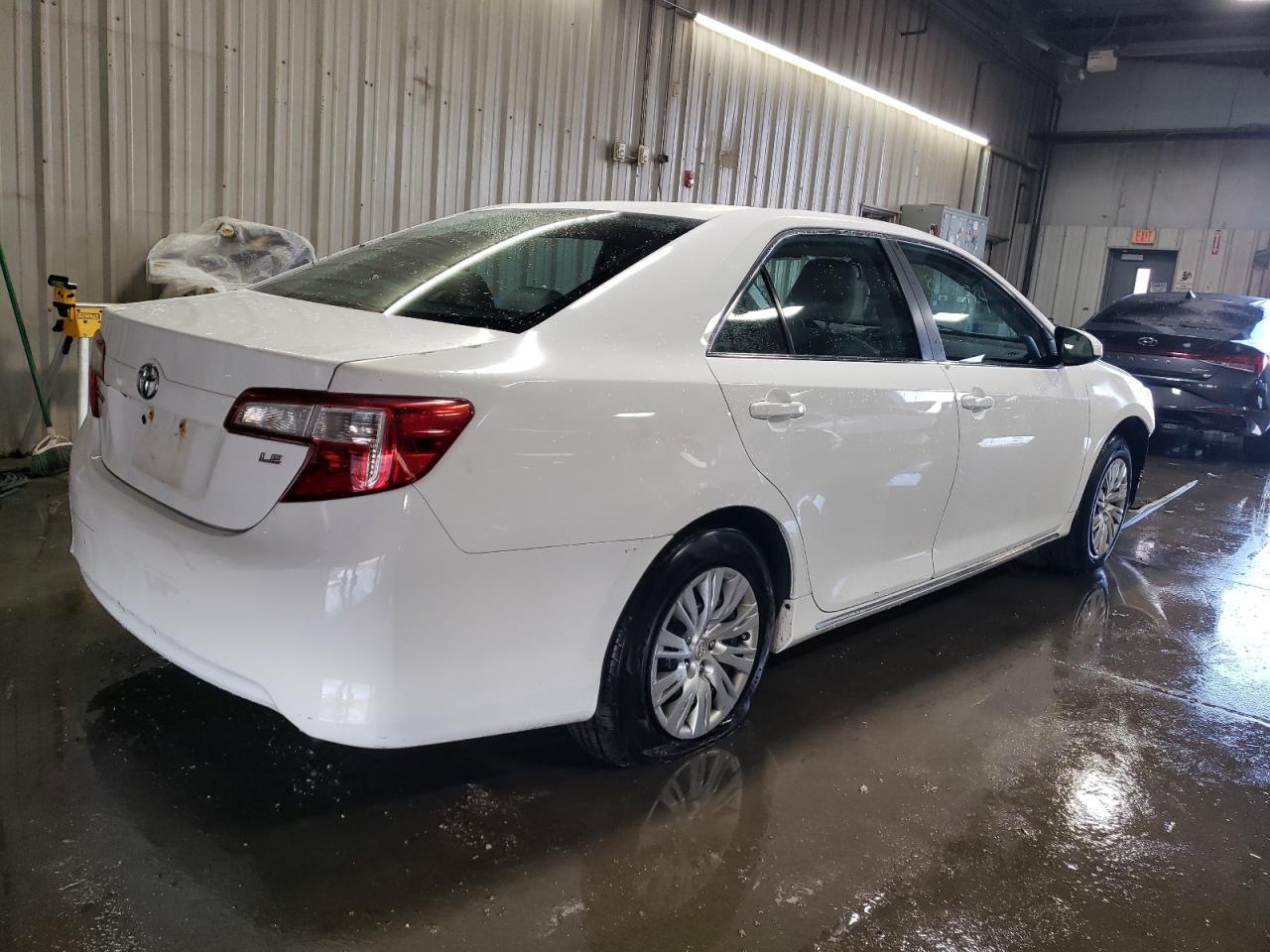 2014 Toyota Camry - Image 3