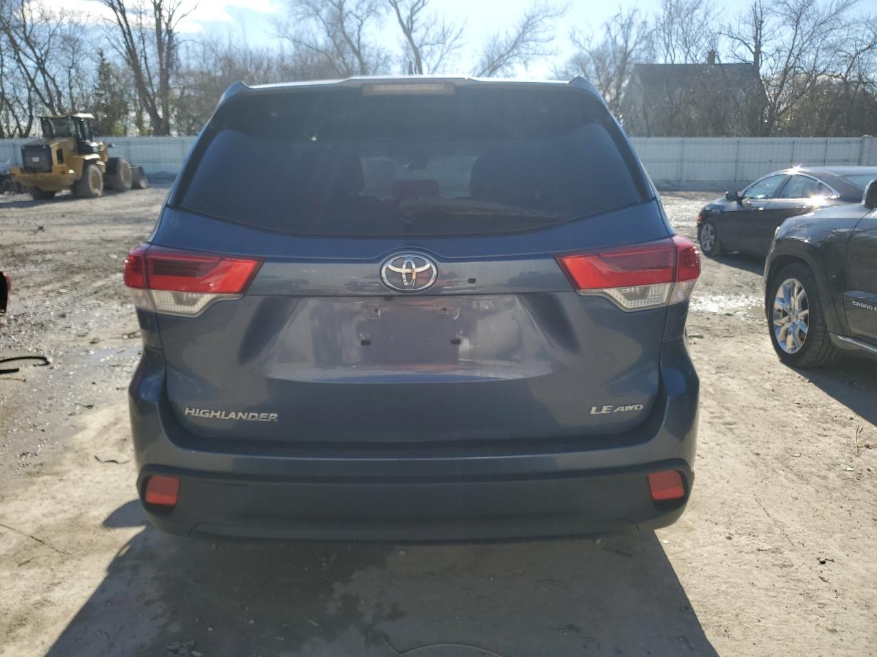 VIN 5TDBZRFH8HS368323 2017 TOYOTA HIGHLANDER no.6