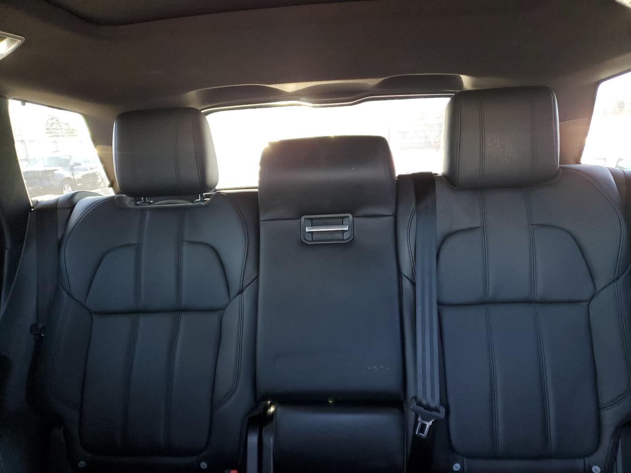 2017 Land Rover Range Rover - Image 10