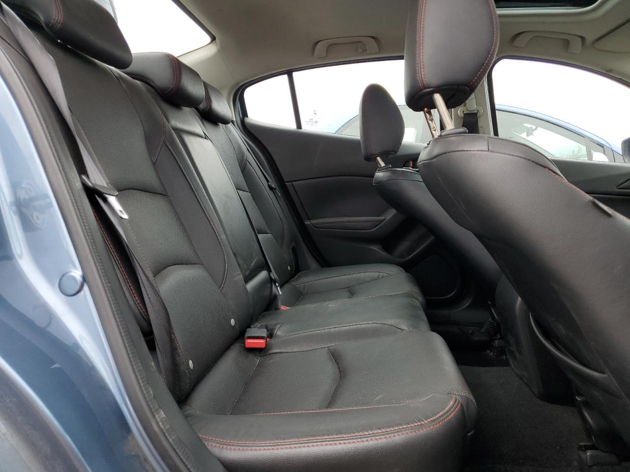 2015 Mazda 3 - Image 10