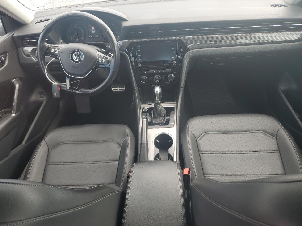 2020 Volkswagen Passat - Image 8