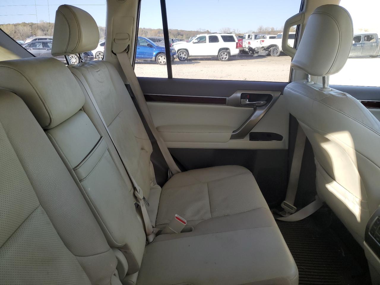 2015 Lexus GX - Image 11