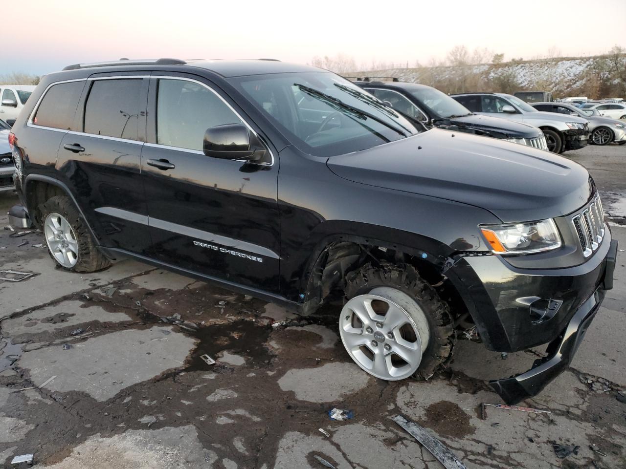 2015 Jeep Grand Cherokee - Image 4