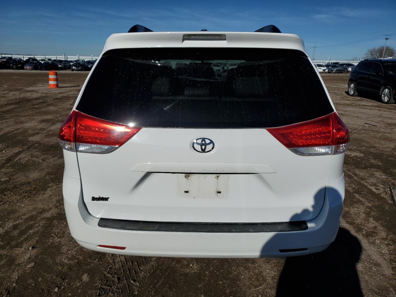 2014 Toyota Sienna Xle VIN: 5TDYK3DC1ES468357 Lot: 80054404