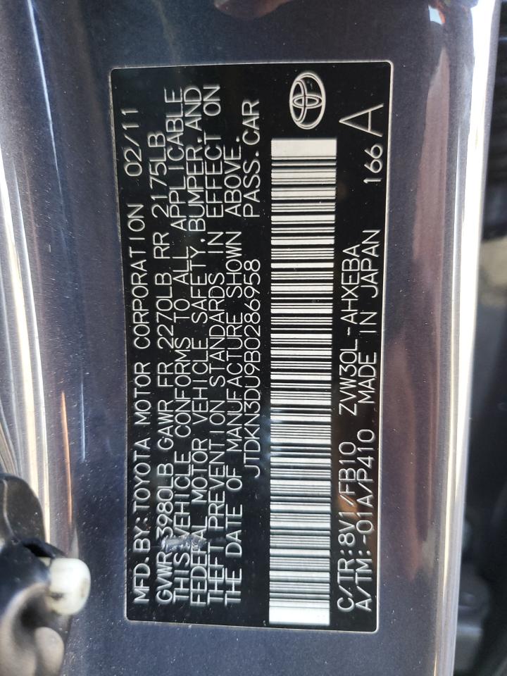 2011 Toyota Prius - Image 12