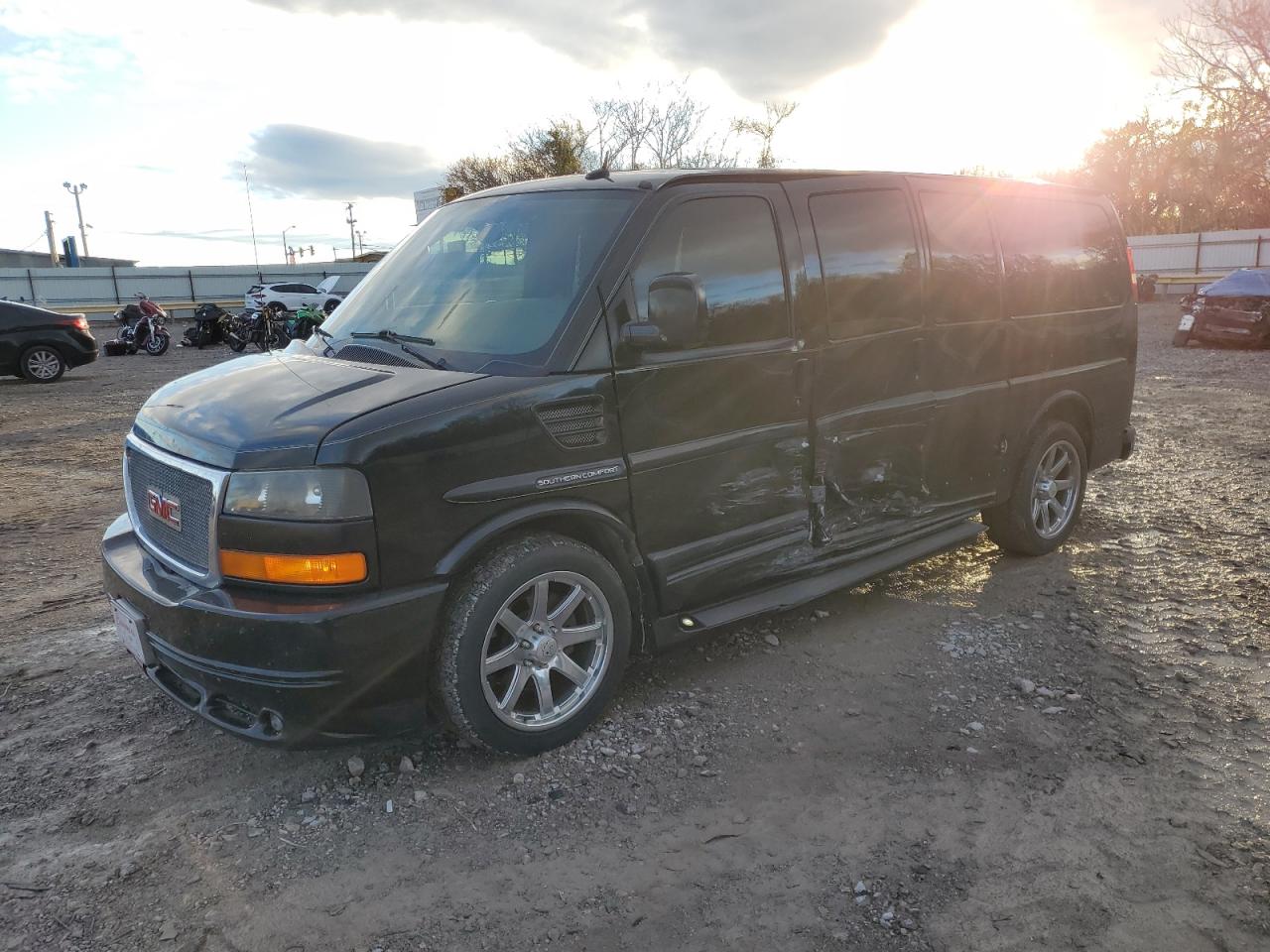 2012 GMC Savana - Image 1