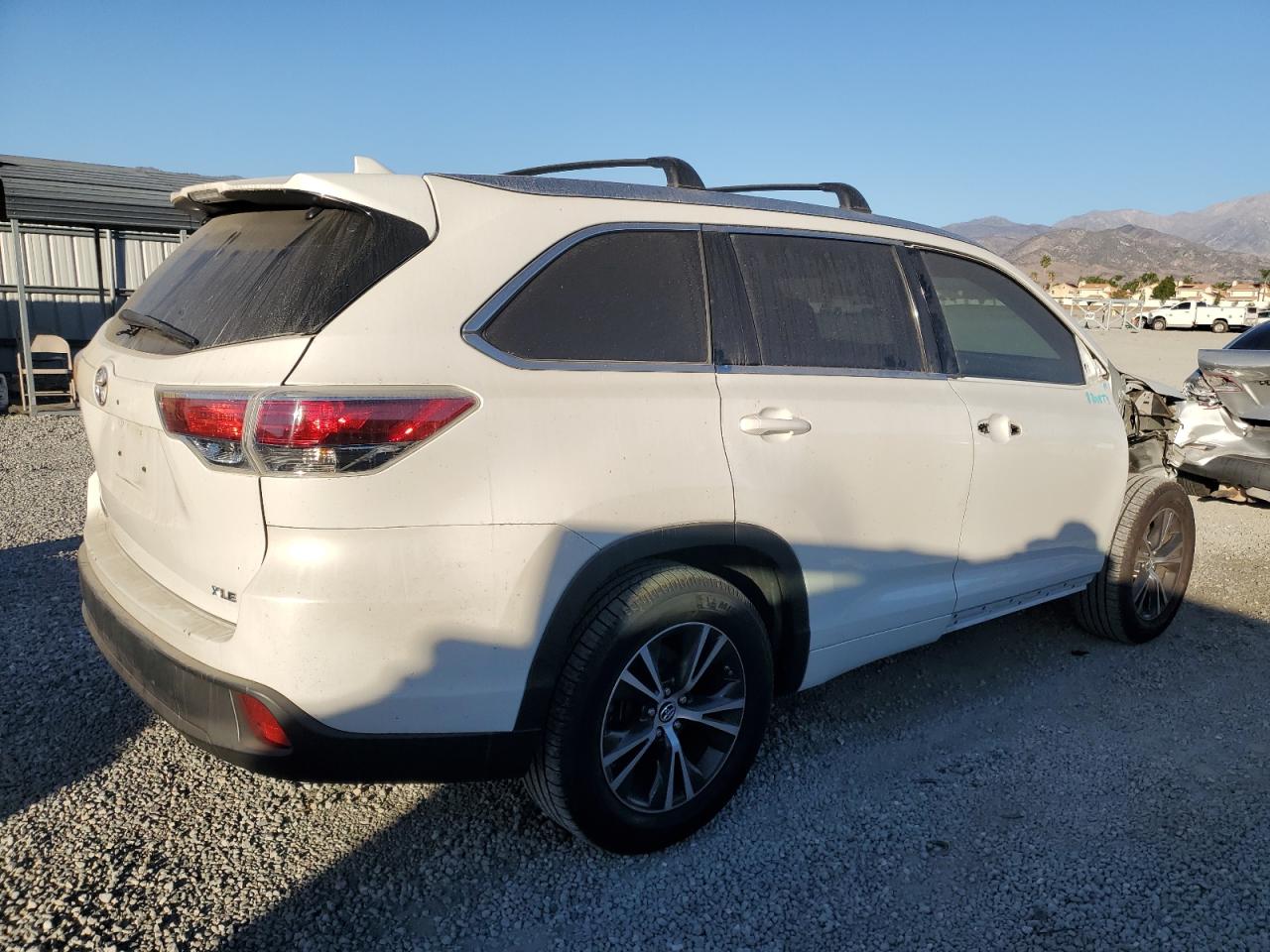 VIN 5TDKKRFH6GS144874 2016 TOYOTA HIGHLANDER no.3